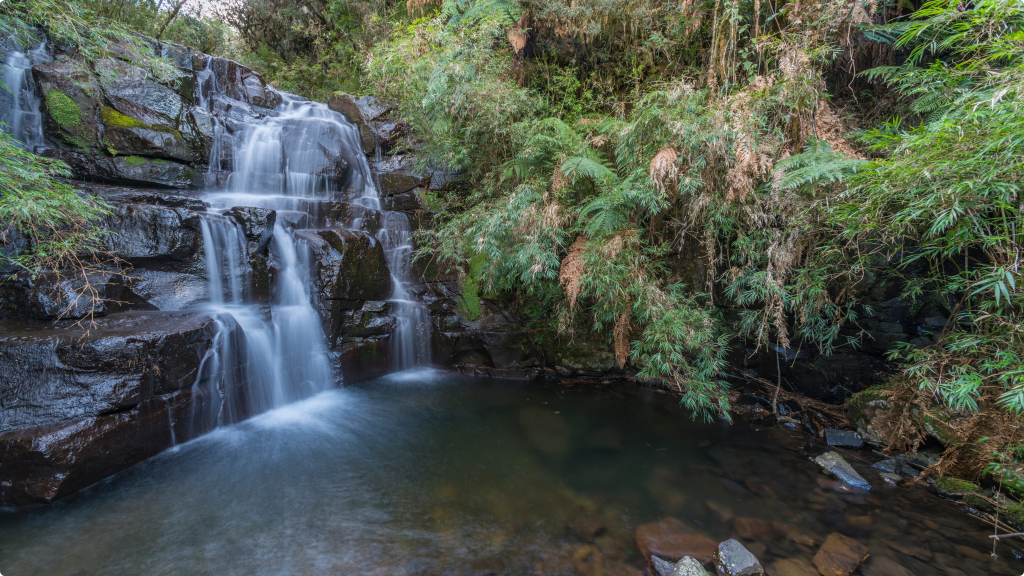 Cachoeira nas nascentes do rio Caveiras RPPN Serra da Farofa